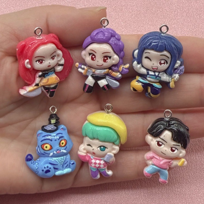 Resin Craft Projects - 10 pendenti in resina a forma